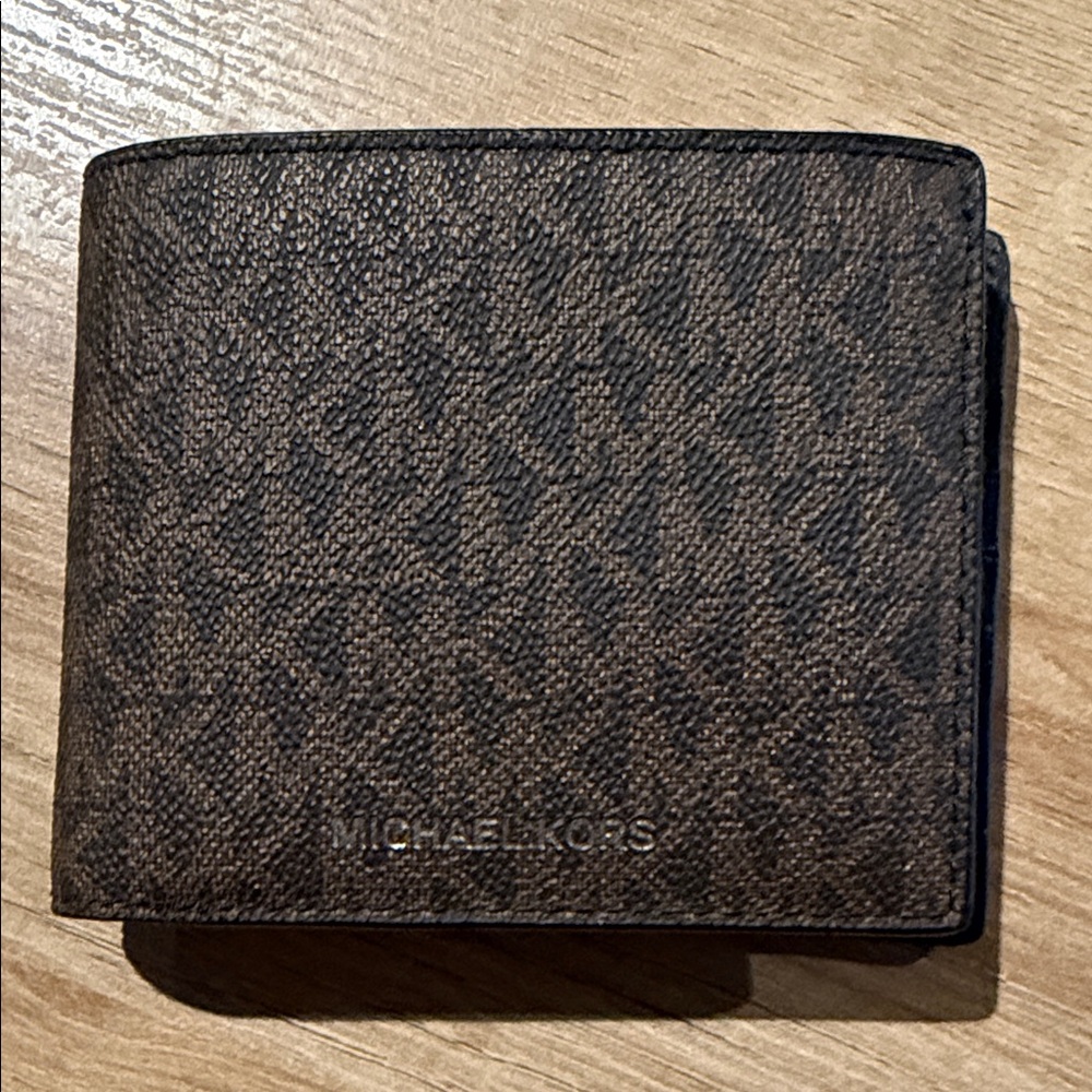 Brand new michael kors wallet dont have box